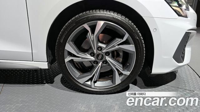 Audi A3 (8Y) 40 TFSI Premium 2023 — фото 5
