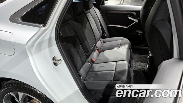 Audi A3 (8Y) 40 TFSI Premium 2023 — фото 12