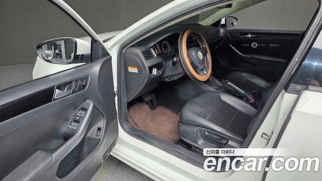 Volkswagen Jetta 2.0 TDI 6th 2014 — фото 12
