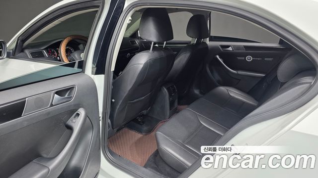 Volkswagen Jetta 2.0 TDI 6th 2014 — фото 18