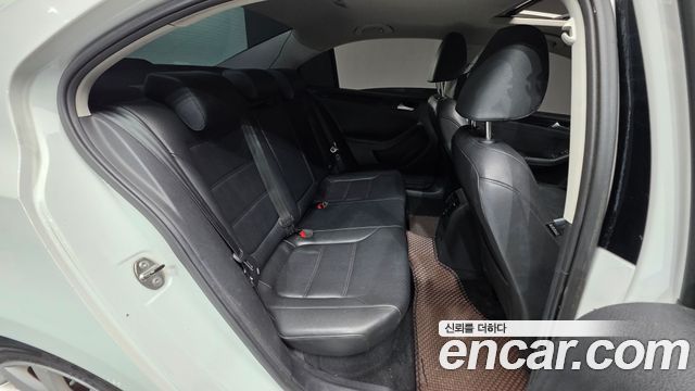 Volkswagen Jetta 2.0 TDI 6th 2014 — фото 19