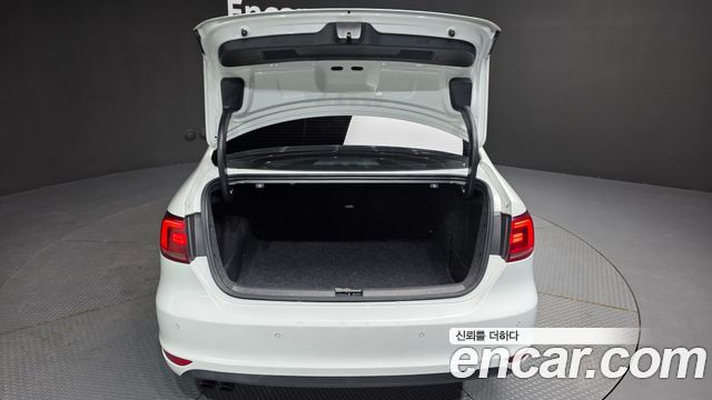 Volkswagen Jetta 2.0 TDI 6th 2014 — фото 20