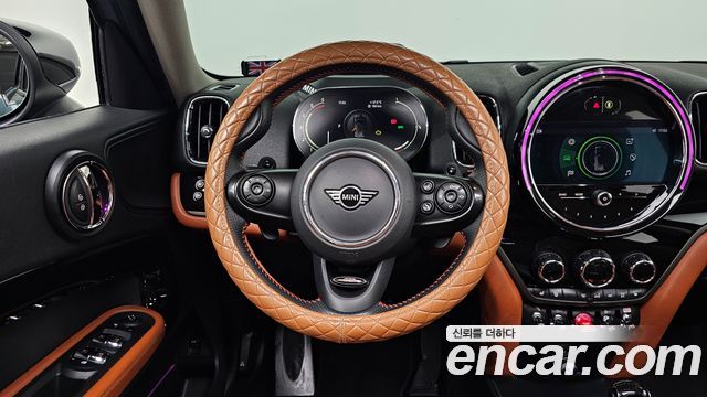 MINI Cooper SD Countryman ALL4 2nd 2021 — фото 13