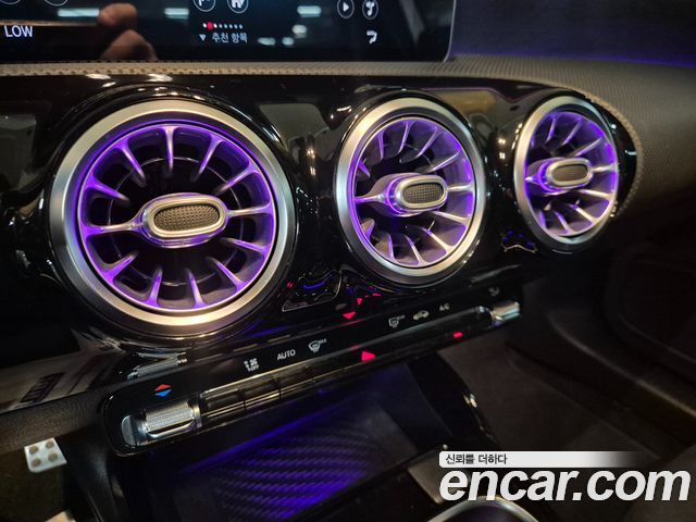 Mercedes-Benz A-Class (W177) AMG A35 4MATIC Sedan 2020 — фото 16