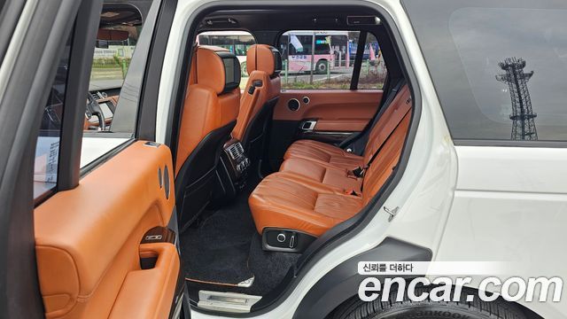Land Rover Range Rover (IV) 4.4 SDV8 AB DIESEL 2017 — фото 15