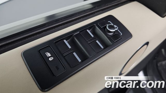 Land Rover Discovery 5 2.0 SD4 SE 2018 — фото 12