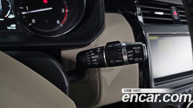 Land Rover Discovery 5 2.0 SD4 SE 2018 — фото 14