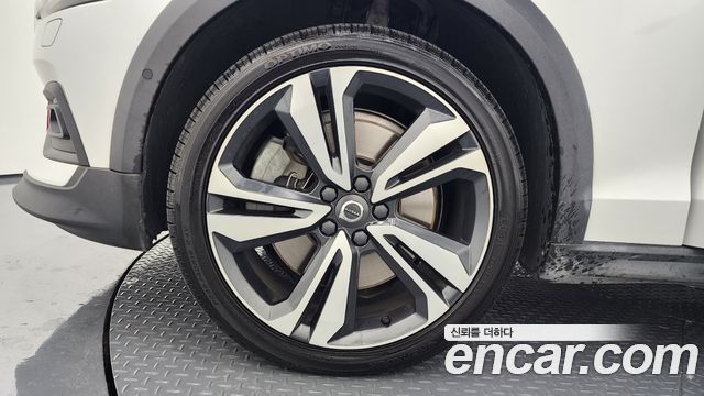 Volvo V60 Cross Country (II) T5 Pro AWD 2020 — фото 5