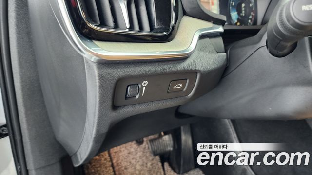 Volvo V60 Cross Country (II) T5 Pro AWD 2020 — фото 18