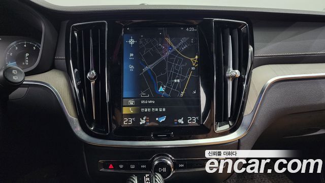 Volvo V60 Cross Country (II) T5 Pro AWD 2020 — фото 19