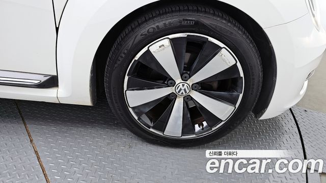 Volkswagen Beetle 2.0 TDI Premium 3rd 2013 — фото 5