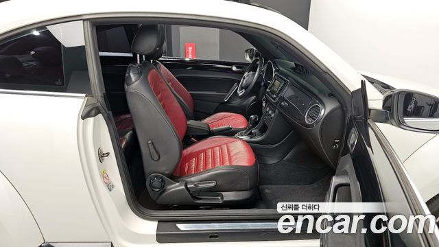 Volkswagen Beetle 2.0 TDI Premium 3rd 2013 — фото 11