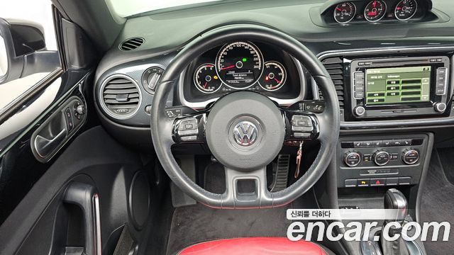 Volkswagen Beetle 2.0 TDI Premium 3rd 2013 — фото 13