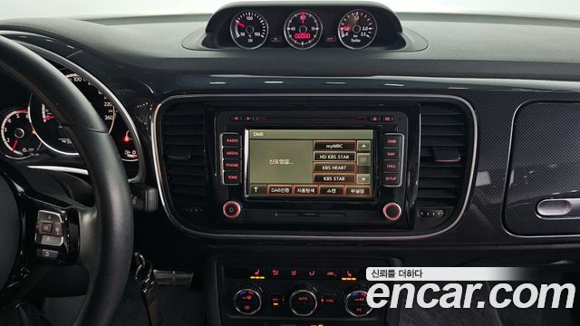 Volkswagen Beetle 2.0 TDI Premium 3rd 2013 — фото 14
