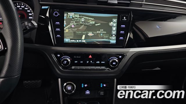 KG Mobility (SsangYong) Beautiful Korando Gasoline 1.5 2WD C5 Plus 2022 — фото 14
