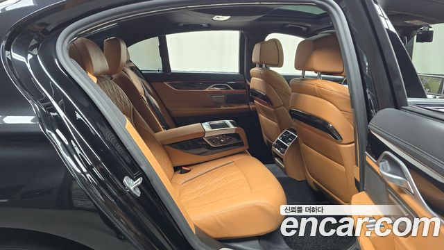 BMW 7 Series (G11) 730d xDrive M Sport 2021 — фото 12