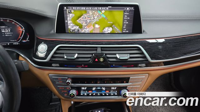 BMW 7 Series (G11) 730d xDrive M Sport 2021 — фото 14