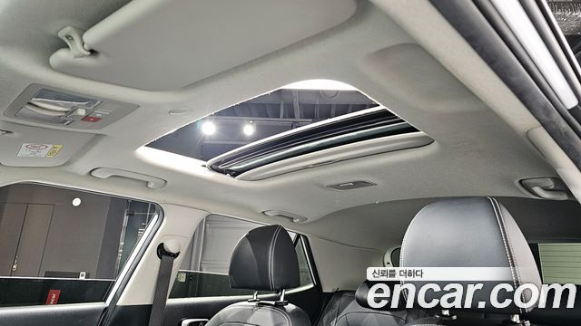 Hyundai Venue 1,6 Premium 2023 — фото 19