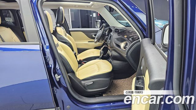 Jeep Renegade 2.4 Longitude 2016 — фото 11