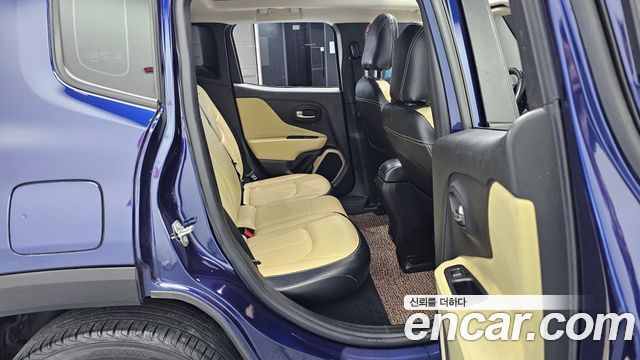 Jeep Renegade 2.4 Longitude 2016 — фото 12