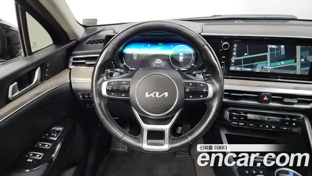 Kia K5 Hybrid (III) Signature 2023 — фото 13