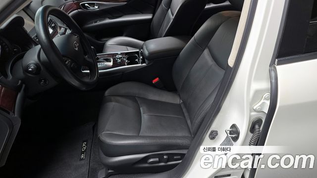 Infiniti Q70 3.7 AWD 2019 — фото 11