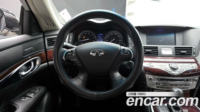 Infiniti Q70 3.7 AWD 2019 — фото 13