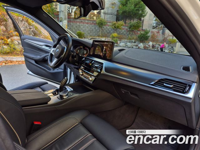 BMW 5 Series (G30) 520i M Sport 2022 — фото 17