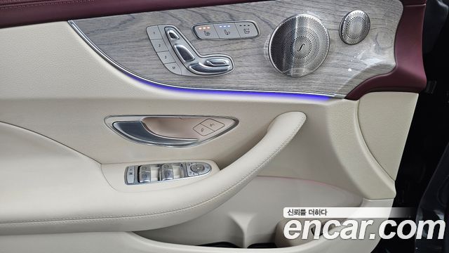 Mercedes-Benz E-Class (W213) E450 4MATIC Cabriolet 2021 — фото 17