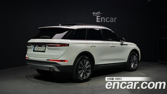 Lincoln Corsair 2.0 Reserve AWD 2022 — фото 2