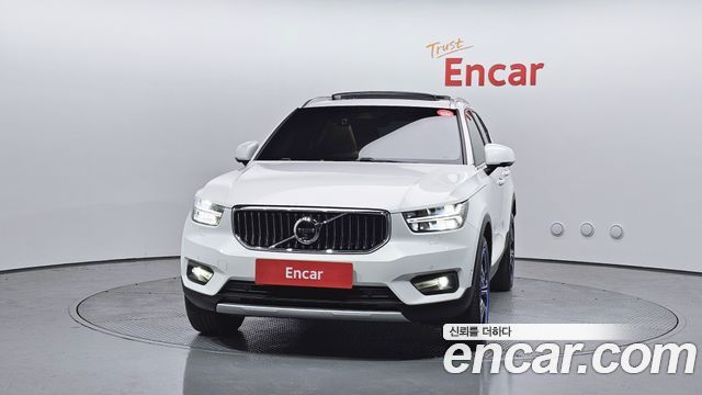 Volvo XC40 B4 Inscription 2021 — фото 3