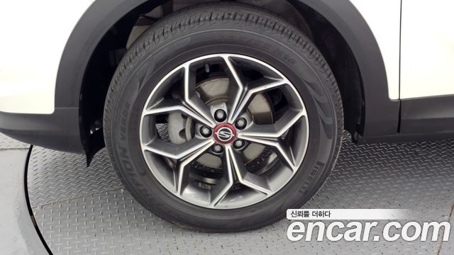 KG Mobility (SsangYong) Beautiful Korando Gasoline 1.5 2WD R-Plus 2022 — фото 5