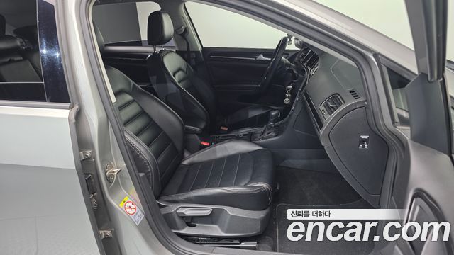 Volkswagen Golf (VII) 1.6 TDI 2015 — фото 11