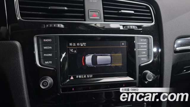Volkswagen Golf (VII) 1.6 TDI 2015 — фото 15