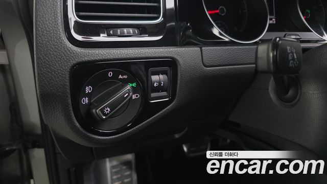 Volkswagen Golf (VII) 1.6 TDI 2015 — фото 18