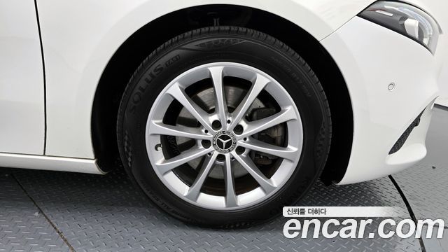 Mercedes-Benz A-Class (W177) A220 Sedan 2020 — фото 5