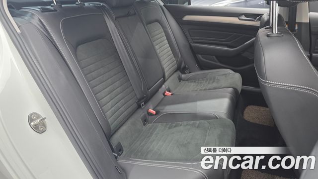 Volkswagen Passat GT (B8) 2.0 TDI Premium 2022 — фото 12