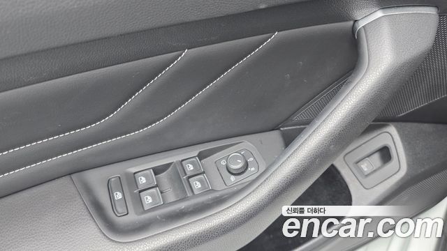 Volkswagen Passat GT (B8) 2.0 TDI Premium 2022 — фото 18