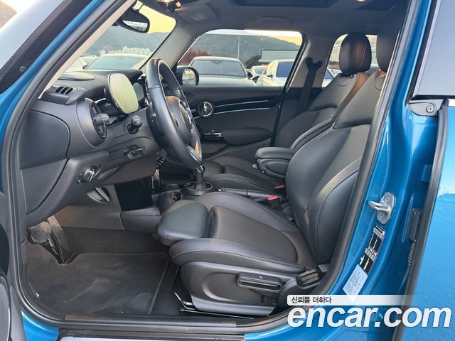 MINI Cooper S 5Door Classic Third Generation 2022 — фото 15