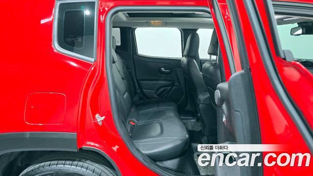 Jeep Renegade 2.4 Limited AWD 2019 — фото 12