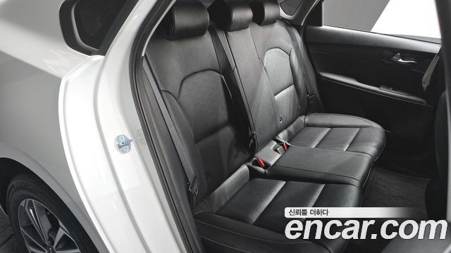 Kia K3 (II) 1.6 Prestige 2024 — фото 12