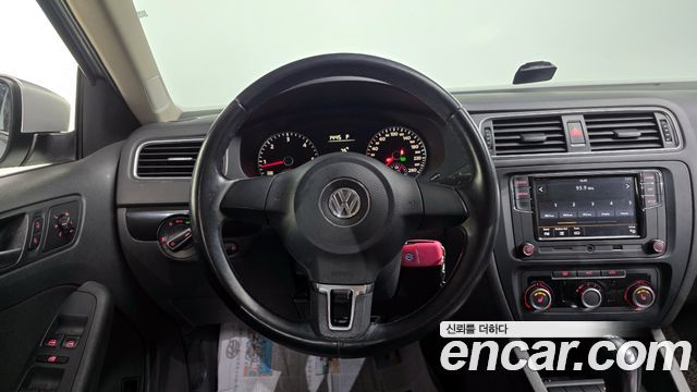 Volkswagen Jetta 1.6 TDI Blue Motion 6th 2013 — фото 13