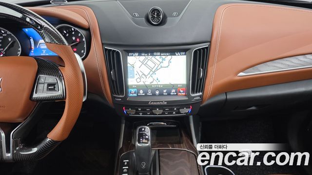 Maserati Levante 3.0 S AWD GranLusso 2019 — фото 15