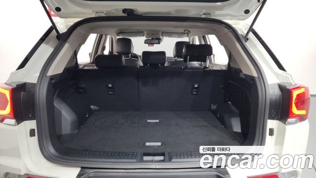 KG Mobility (SsangYong) Beautiful Korando Gasoline 1.5 2WD C5 Plus 2022 — фото 20
