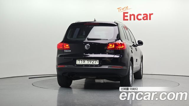Volkswagen Tiguan 2.0 TDI Comfort 5N 2015 — фото 4