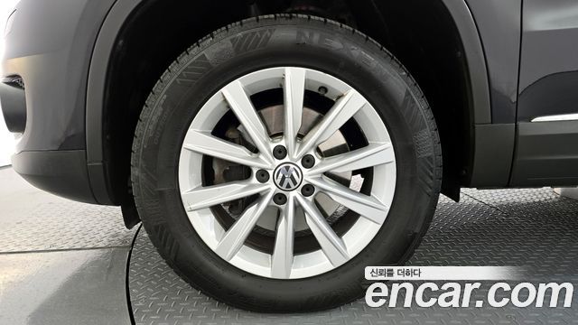 Volkswagen Tiguan 2.0 TDI Comfort 5N 2015 — фото 5