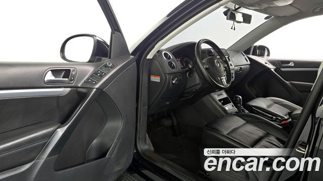 Volkswagen Tiguan 2.0 TDI Comfort 5N 2015 — фото 11