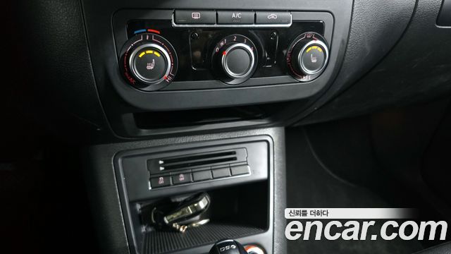 Volkswagen Tiguan 2.0 TDI Comfort 5N 2015 — фото 16