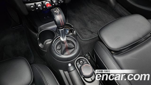 MINI Cooper S 5Door Standard 3rd 2019 — фото 9