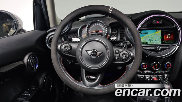 MINI Cooper S 5Door Standard 3rd 2019 — фото 13